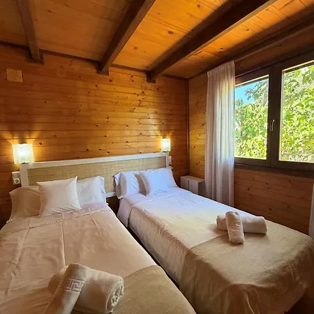 帕格德塔尔斯酒店 *